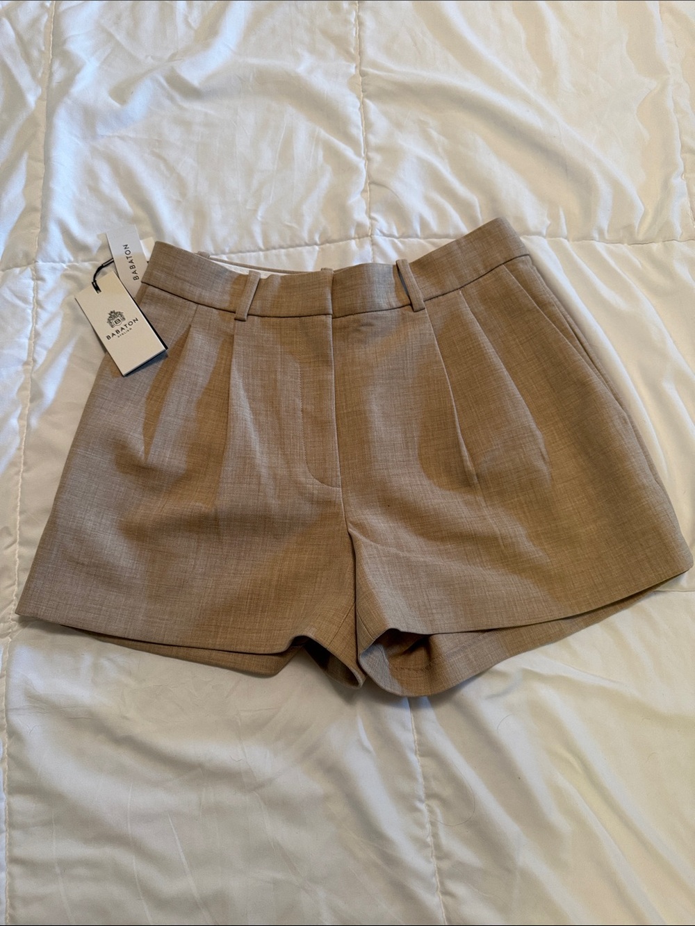 Babaton Tailored Pleated 3” Shorts in Heather Oat Beige